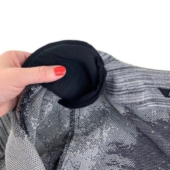 Misook Grey and Black Graphic Squares Cardigan - Picture 4 of 5